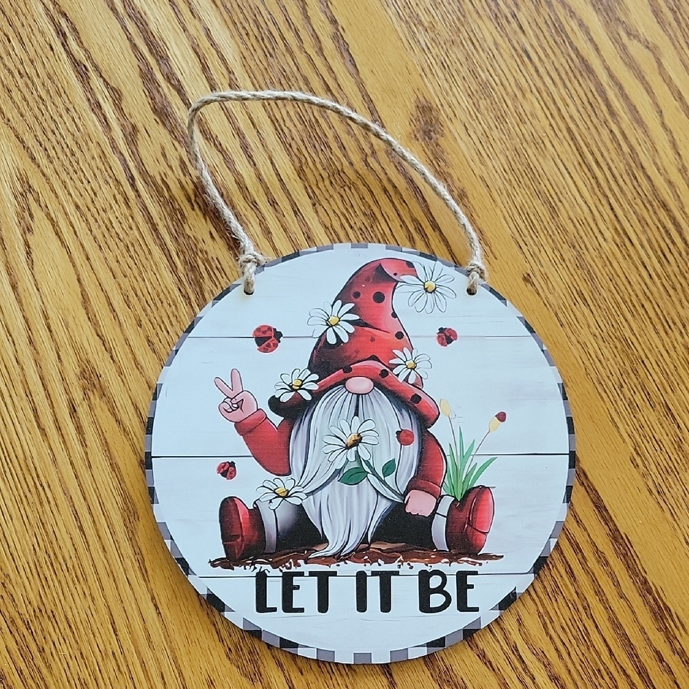 NWOT Gnome Wood Hanging Sign